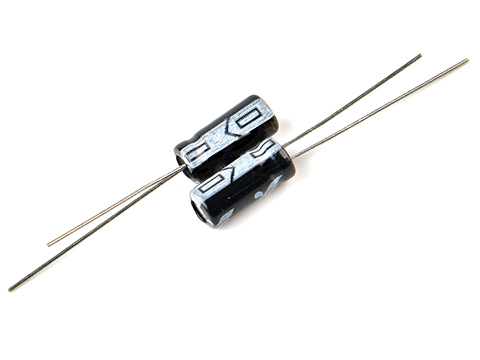 4700мкф 35в 105° CD110 (18Х30) конденсатор YG