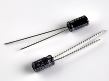 10мкф 25в 105° CD110 (4X7) конденсатор мини FARATON