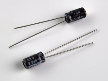 2,2мкф 63в 105° CD110 (4X7) конденсатор мини FARATON